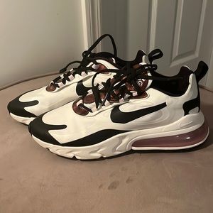 Womens Air Max 270 Reacts - Size 9